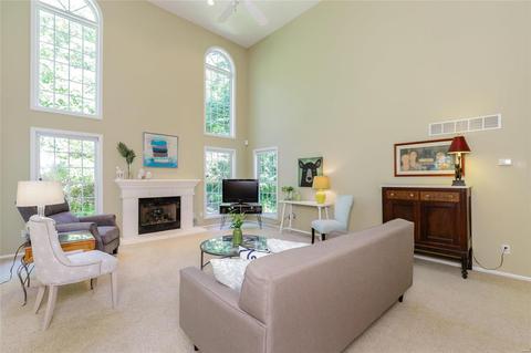 447 Valley Manor Dr, Ballwin, MO 63021 photo 5