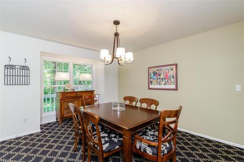 447 Valley Manor Dr, Ballwin, MO 63021 photo 2