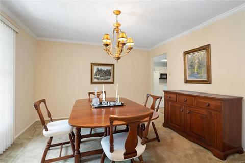 8 Swindon Ct, Manchester, MO 63011 photo 4
