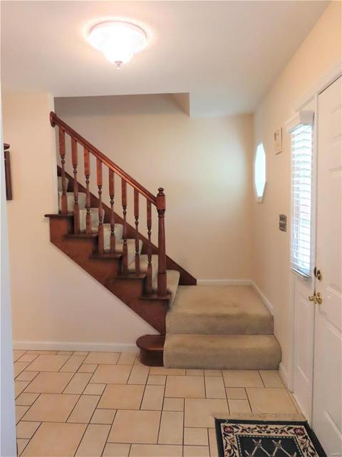 968 Kylemore Dr, Ballwin, MO 63021 photo 3