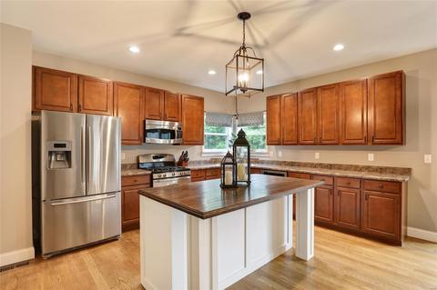 1457 Red Oak Plantation Dr, Ballwin, MO 63021 photo 10