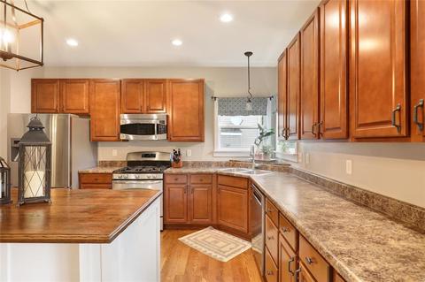 1457 Red Oak Plantation Dr, Ballwin, MO 63021 photo 11
