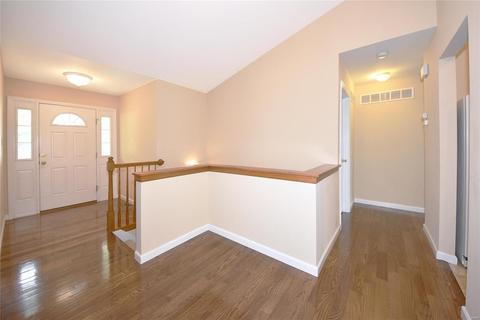 2510 Newpoint Dr, Wildwood, MO 63011 photo 2