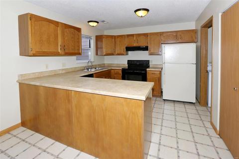 255 Carmel Woods Dr, Ellisville, MO 63021 photo 9