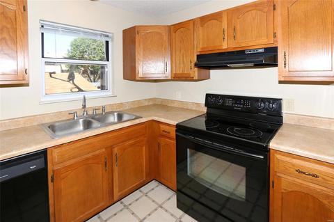 255 Carmel Woods Dr, Ellisville, MO 63021 photo 11