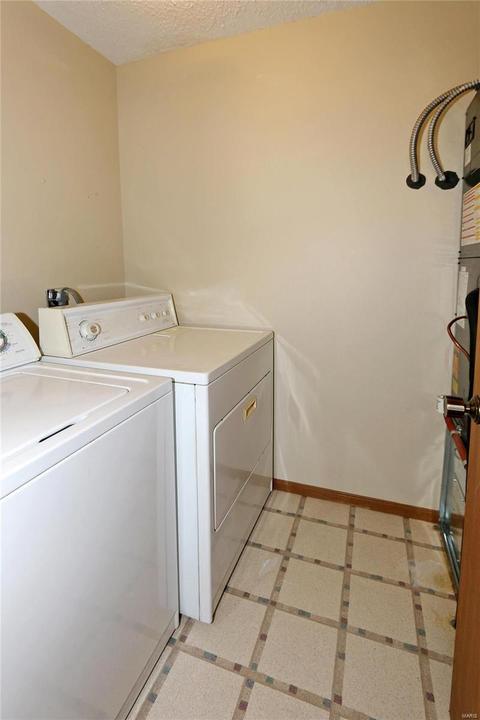 255 Carmel Woods Dr, Ellisville, MO 63021 photo 16