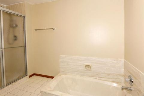 255 Carmel Woods Dr, Ellisville, MO 63021 photo 20
