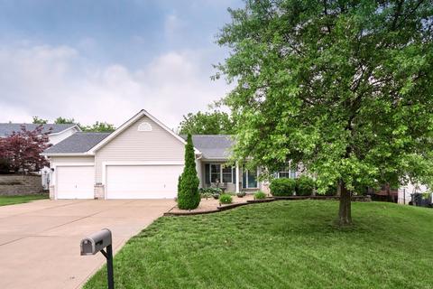 746 Longfellow Cir, O'fallon, MO 63366 photo 2