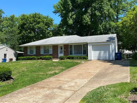 5 Drummond Dr, Saint Louis, MO 63135 photo 1
