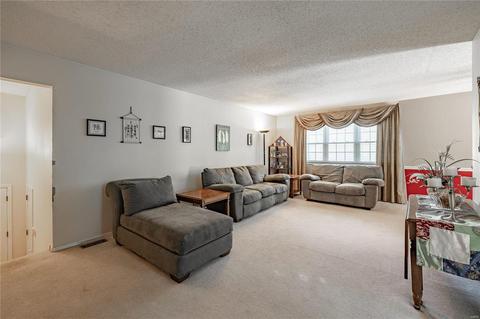 1108 Shadowoak Dr, Ballwin, MO 63021 photo 4