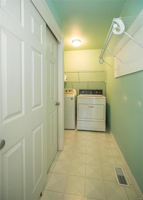 802 Spring Hill Farm Dr, Ballwin, MO 63021 photo 16