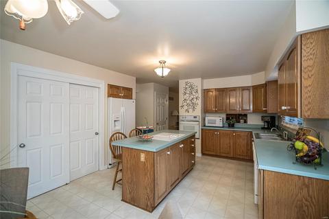 802 Spring Hill Farm Dr, Ballwin, MO 63021 photo 14