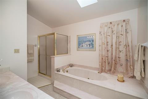 802 Spring Hill Farm Dr, Ballwin, MO 63021 photo 21
