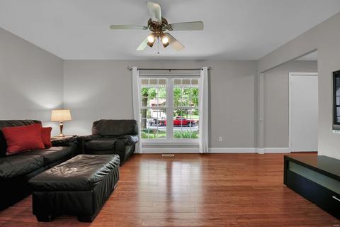 611 Wynn Pl, Ballwin, MO 63021 photo 3