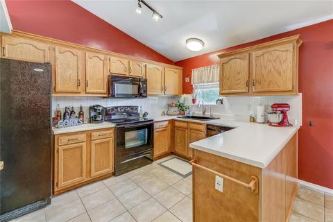 226 Sarah Dr, O'fallon, MO 63366 photo 3