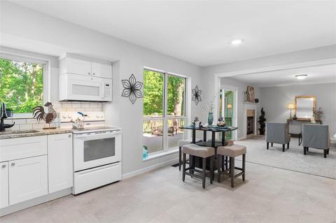 821 Carman Woods Dr, Manchester, MO 63021 photo 9