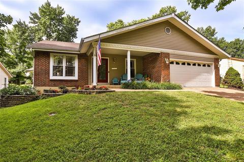 508 Treetop Village Dr, Ballwin, MO 63021 photo 1