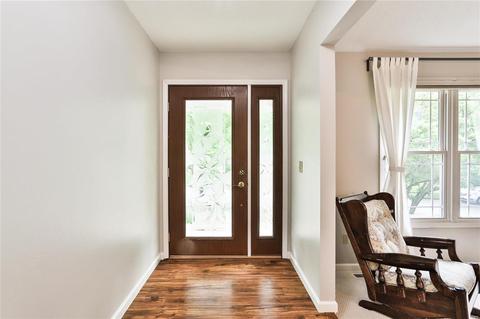 508 Treetop Village Dr, Ballwin, MO 63021 photo 4