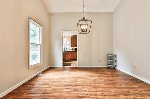 508 Treetop Village Dr, Ballwin, MO 63021 photo 6