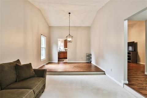 508 Treetop Village Dr, Ballwin, MO 63021 photo 5