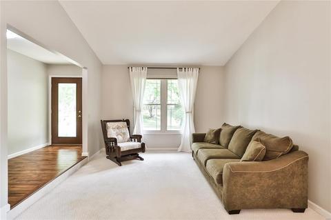508 Treetop Village Dr, Ballwin, MO 63021 photo 7