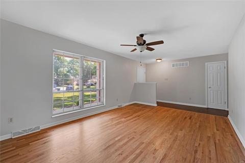 309 Surf Ct, Ballwin, MO 63021 photo 6