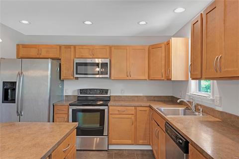 309 Surf Ct, Ballwin, MO 63021 photo 9