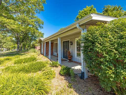 422 Iron Lantern Dr, Ballwin, MO 63011 photo 2