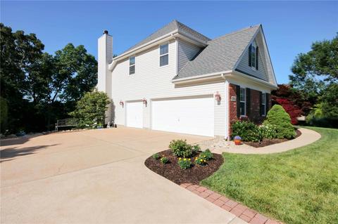 1042 Kiefer Ridge Dr, Ballwin, MO 63021 photo 2