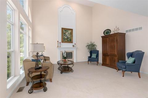 1042 Kiefer Ridge Dr, Ballwin, MO 63021 photo 17