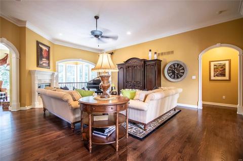 4026 Austin Dr, Saint Charles, MO 63304 photo 8