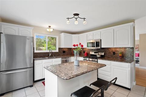 107 Five Meadows Ln, Ballwin, MO 63011 photo 5