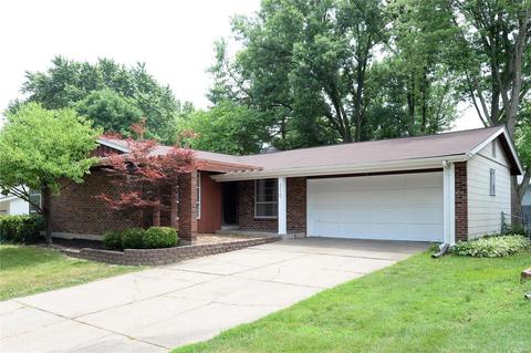 210 Bitterwood, Ballwin, MO 63021 photo 2