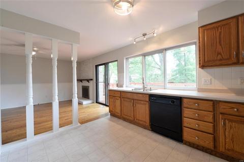 210 Bitterwood, Ballwin, MO 63021 photo 3