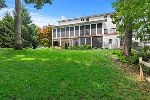 372 Panhurst Ct, Ballwin, MO 63021 photo 2