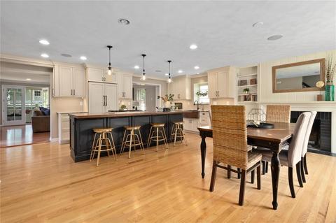 711 Hawbrook Rd, Glendale, MO 63122 photo 2