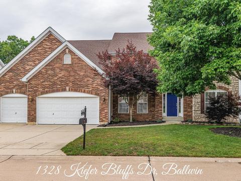 1328 Kiefer Bluffs Dr, Ballwin, MO 63021 photo 1