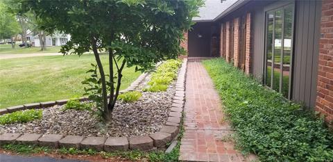 519 Iron Lantern, Ballwin, MO 63011 photo 2