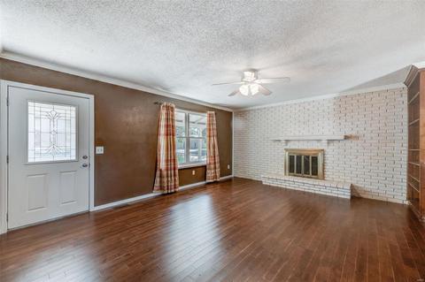 21 S Meadow Dr, O'fallon, MO 63366 photo 2
