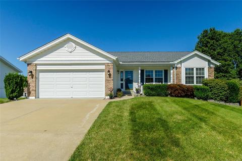 5249 Cedarfield Dr, Saint Charles, MO 63304 photo 1