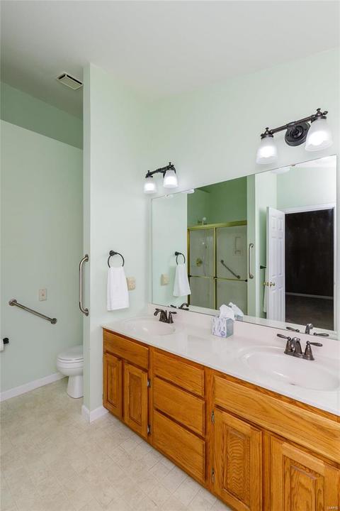 5249 Cedarfield Dr, Saint Charles, MO 63304 photo 11