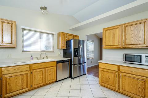 5249 Cedarfield Dr, Saint Charles, MO 63304 photo 4