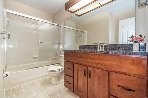 527 Lering Ct, Ballwin, MO 63011 photo 17