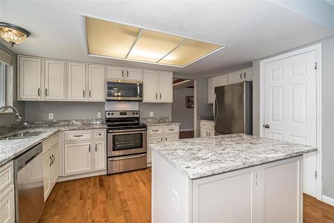 527 Lering Ct, Ballwin, MO 63011 photo 7