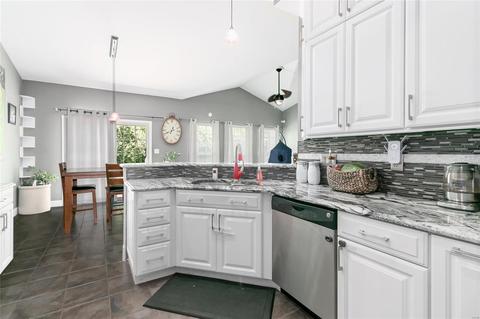 12133 Enclave Pl, Bridgeton, MO 63044 photo 16