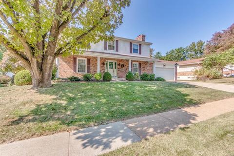 817 Windmill Dr, Ballwin, MO 63011 photo 2