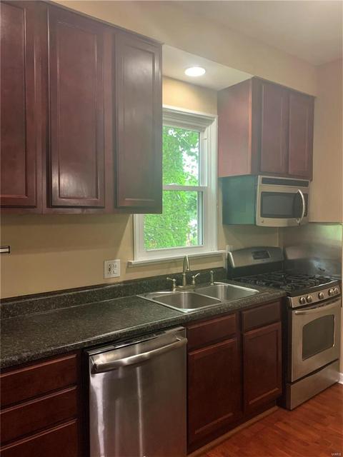 9044 North Ave, Saint Louis, MO 63114 photo 5
