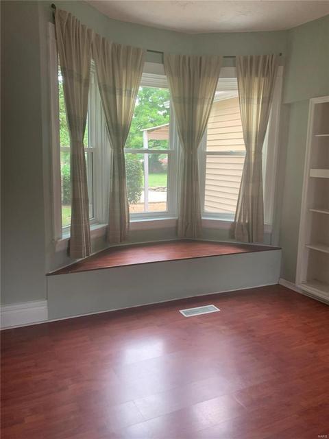 9044 North Ave, Saint Louis, MO 63114 photo 4