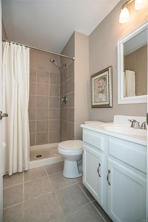 558 Vosshill, Ballwin, MO 63021 photo 18
