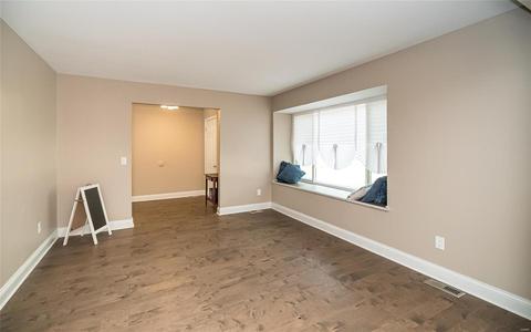 558 Vosshill, Ballwin, MO 63021 photo 3